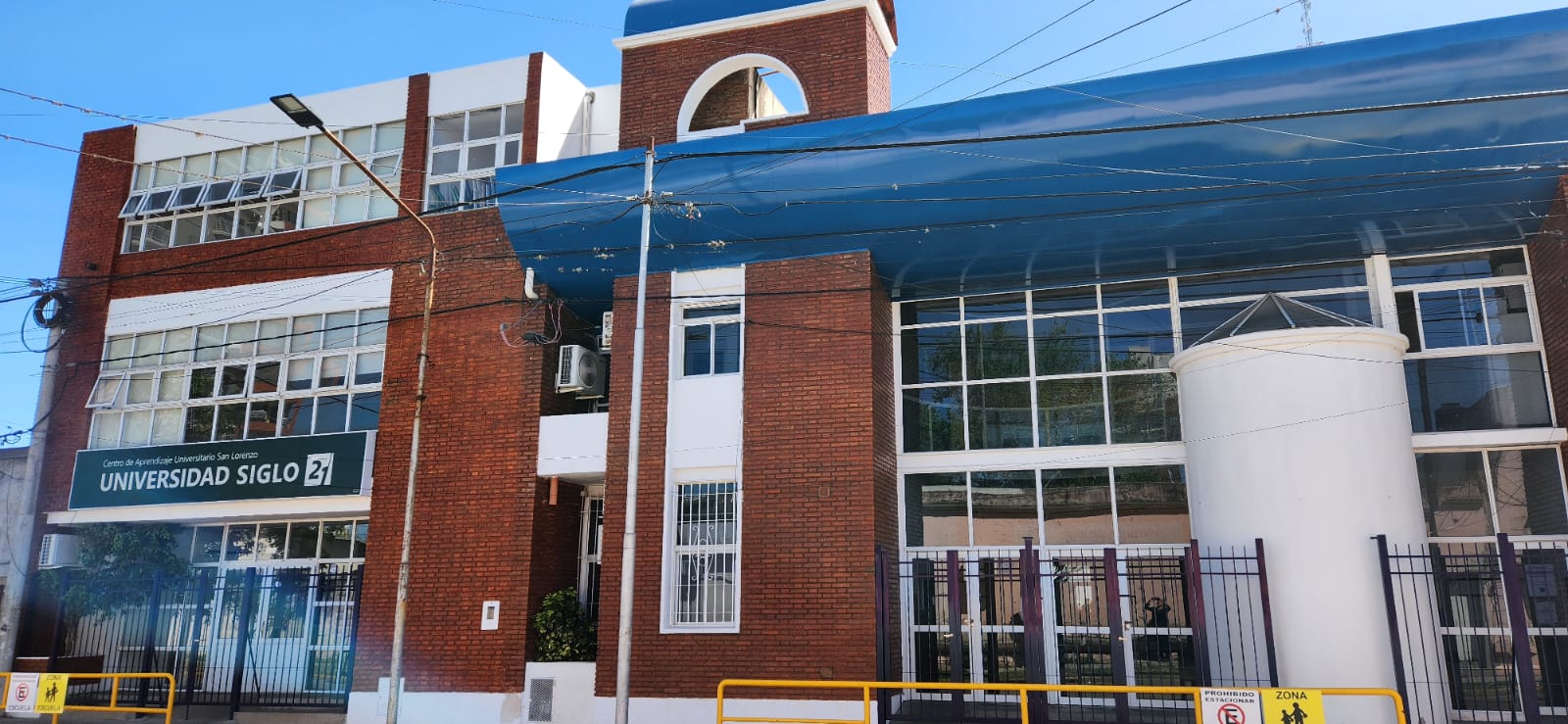 Foto del Frente del Polo Educativo Redentor (Colegio Cristiano Redentor)